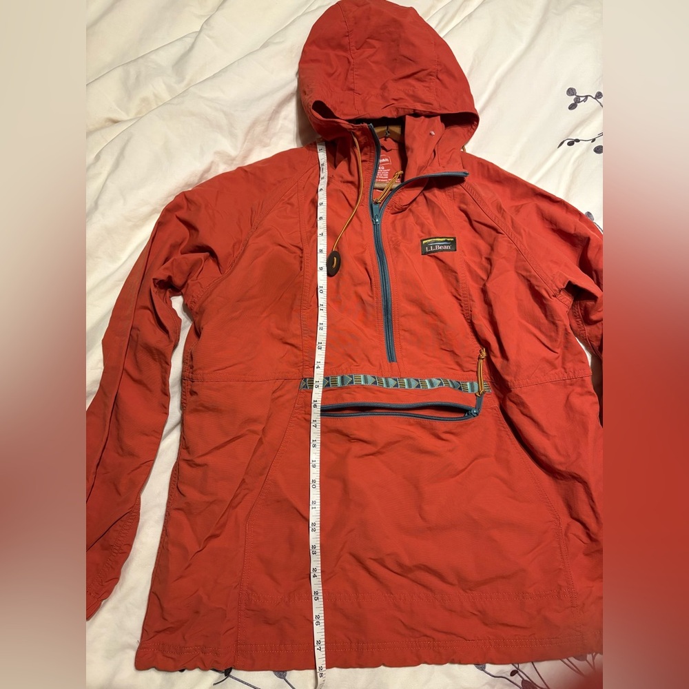 L.L.Bean Anorak Mountain Classic
Orange Tapered Trim Lightweight Jacket - Picture 10 of 15